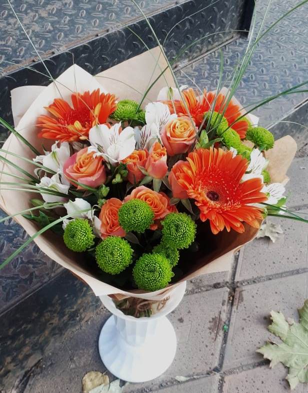 Букет цветов из: Герберы, Хризантемы, Альстромерии и Розы в Новоузенске