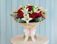 Букет цветов из:  Лилии и Розы в Новоузенске