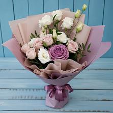 Букет цветов из:  Розы и Лизиантусы в Новоузенске
