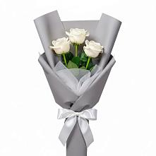 Букет 3 белые розы в Новоузенске