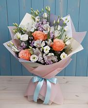 Букет цветов из:  Лизиантусы, Розы, Альстромерии и Гипсофила в Новоузенске