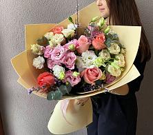 Букет цветов из:  Розы, Лизиантусы и Гвоздики #REPLACE_PRED# Новоузенске