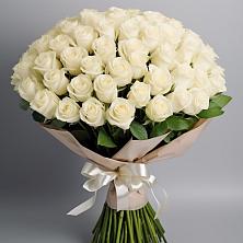 Букет 101 беля роза Белоснежка в Новоузенске