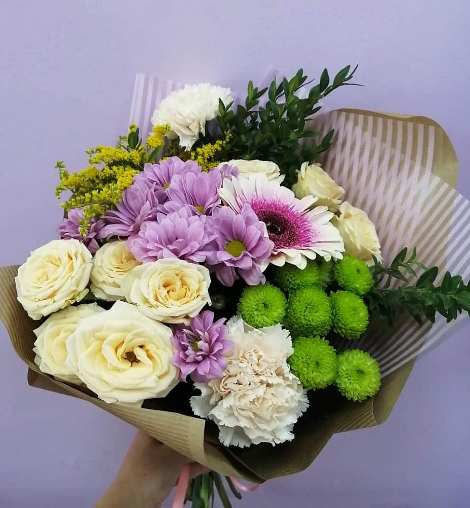 Букет цветов из: Хризантемы, Розы, Гвоздики и Герберы в Новоузенске