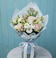 Букет цветов из:  Розы и Лизиантусы в Новоузенске