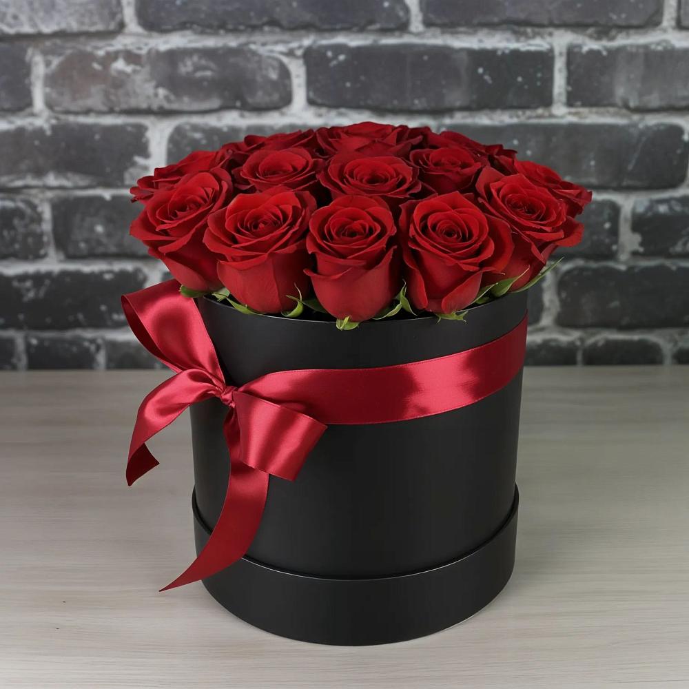 Цветочная композиция из Розы в шляпной коробке в Новоузенске