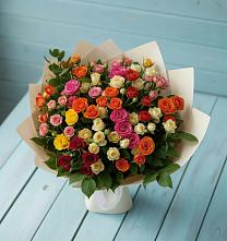 Букет Микс из разноцветных кустовых роз в Новоузенске